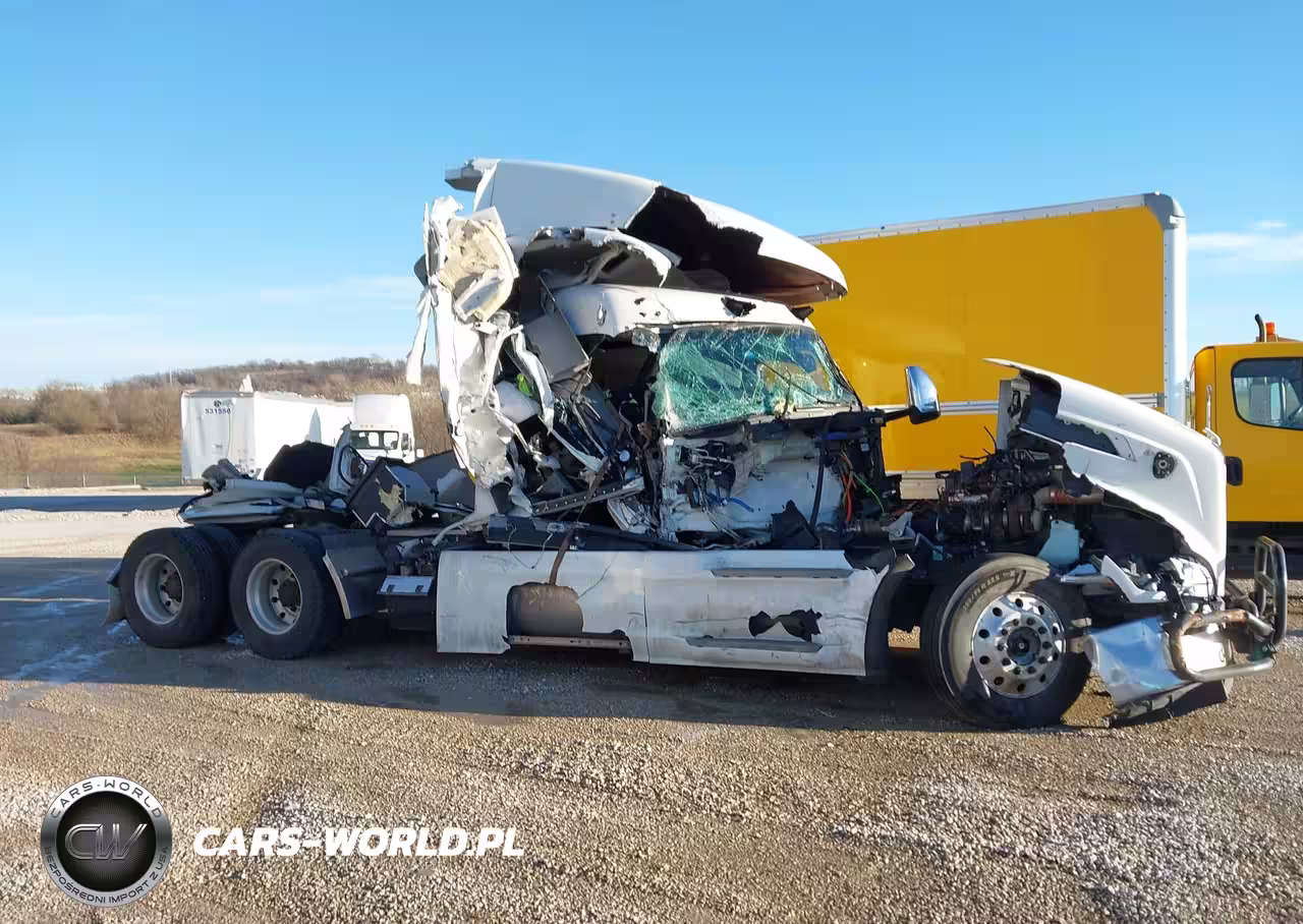 2023 Peterbilt 579 VIN:1XPBDP9X0PD879426 - 13