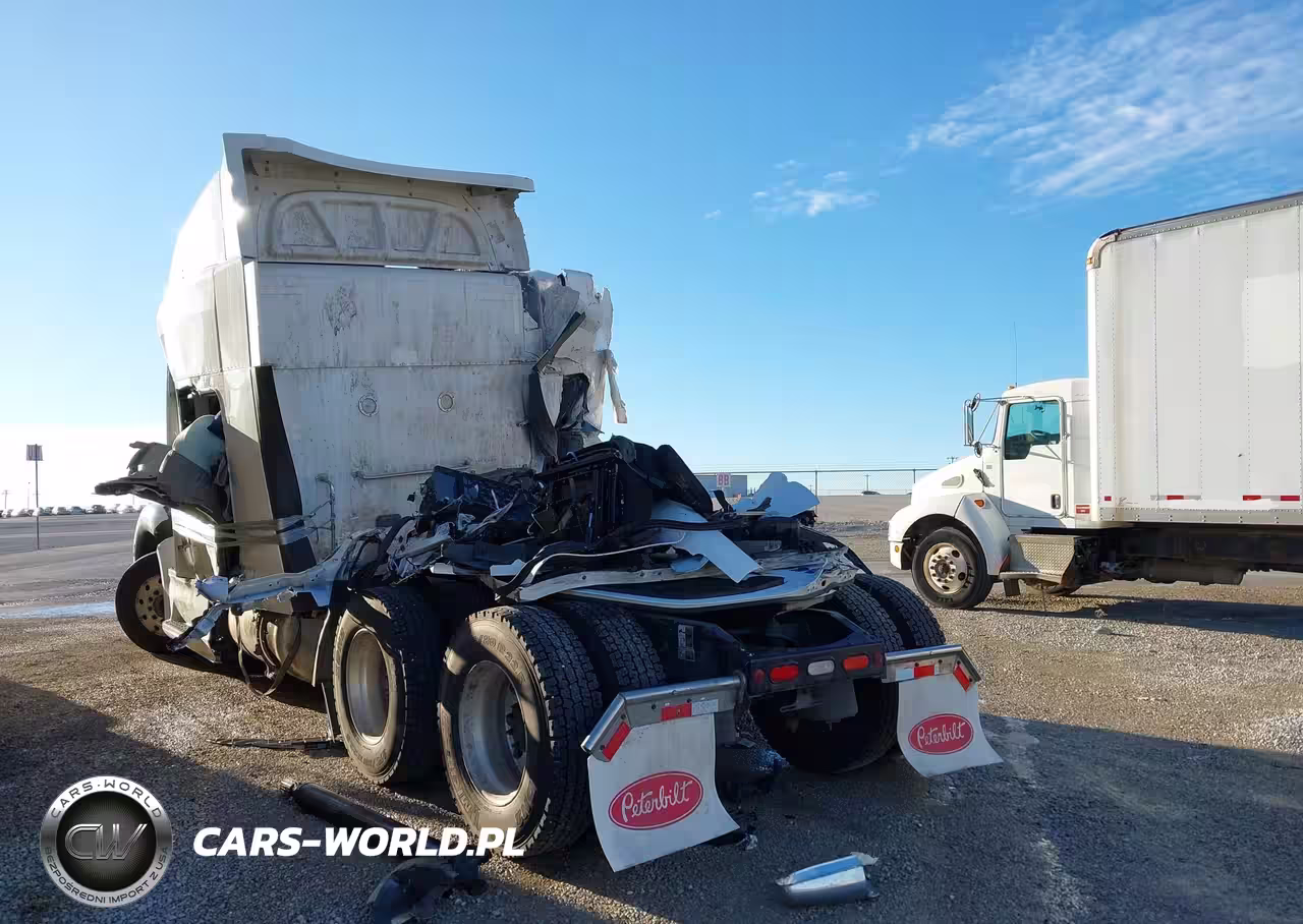 2023 Peterbilt 579 VIN:1XPBDP9X0PD879426 - 3