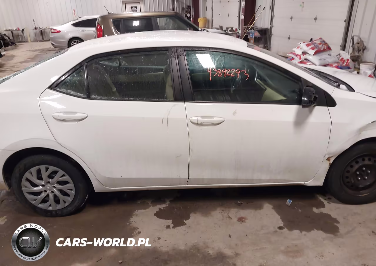 2019 Toyota Corolla Le VIN:2T1BURHE5KC189237 - 13
