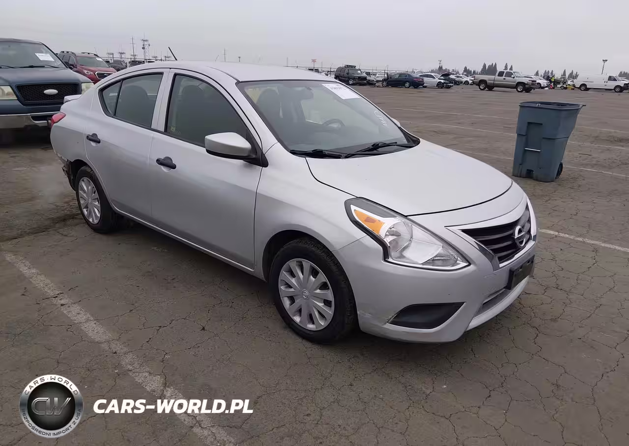 2017 Nissan Versa 1.6 S+