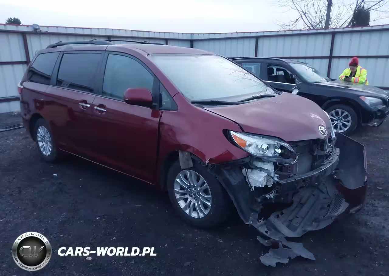 2015 Toyota Sienna Xle 8 Passenger
