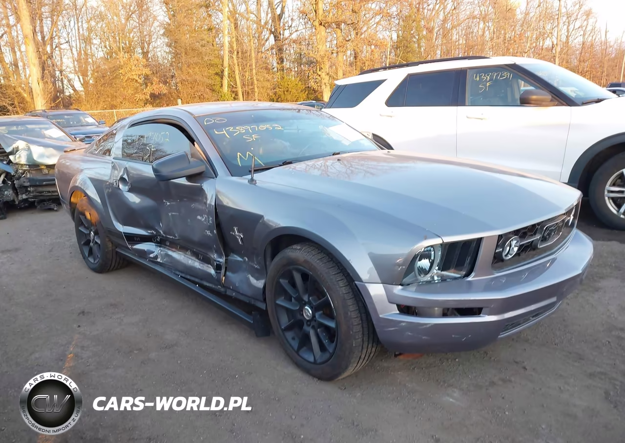 2007 Ford Mustang V6 Deluxe-V6 Premium