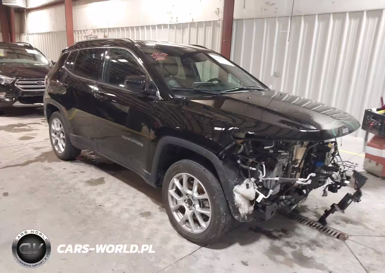 2023 Jeep Compass Latitude Lux Fwd