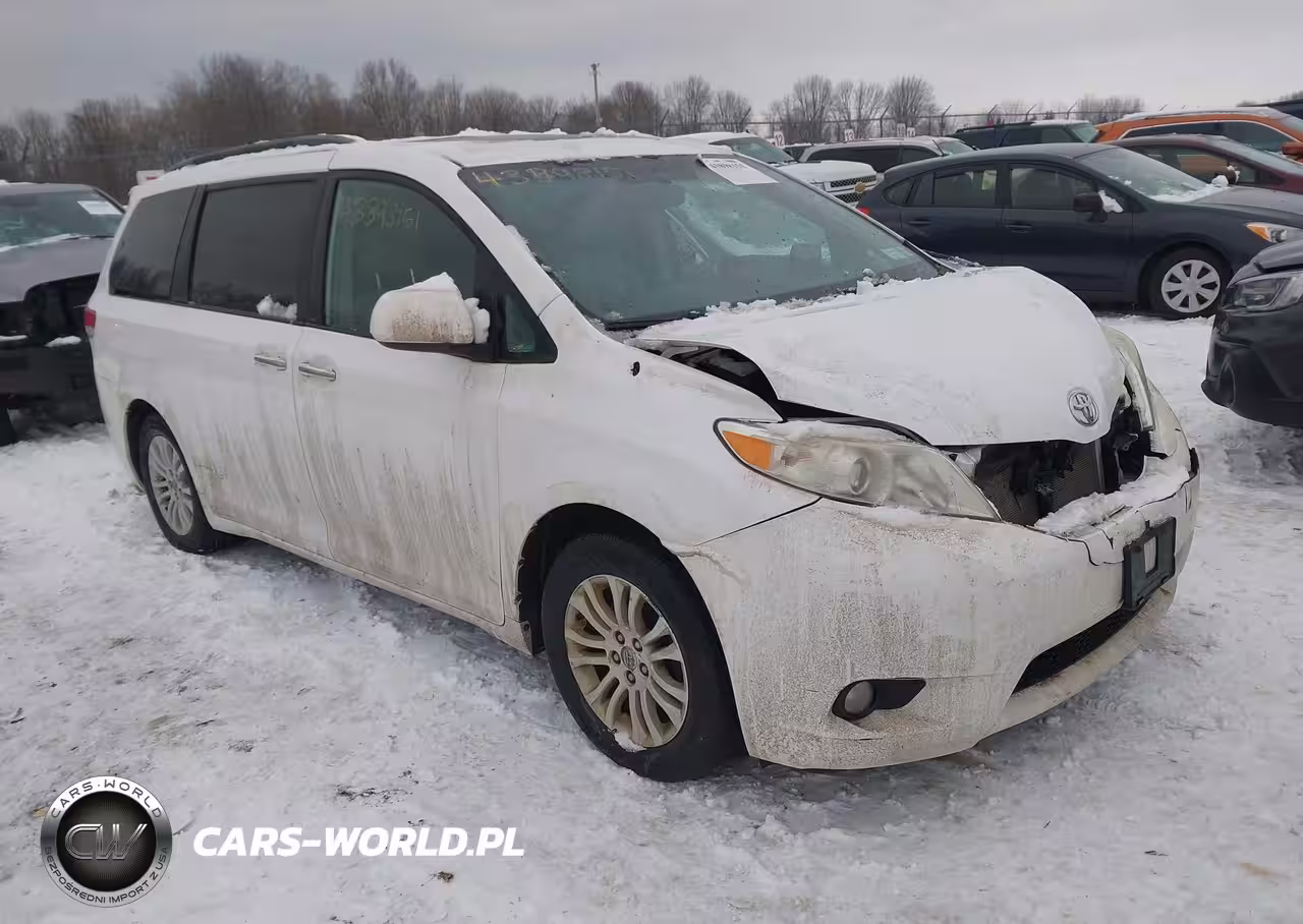 2014 Toyota Sienna Xle V6 8 Passenger