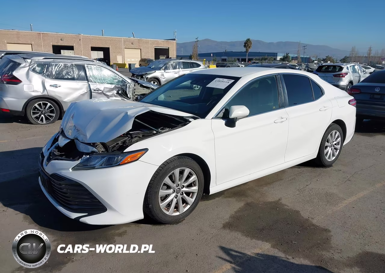2018 Toyota Camry Le VIN:JTNB11HK1J3044487 - 2