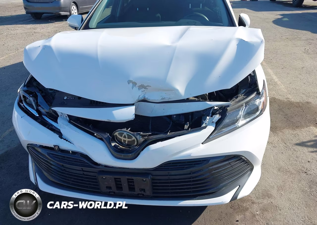 2018 Toyota Camry Le VIN:JTNB11HK1J3044487 - 6