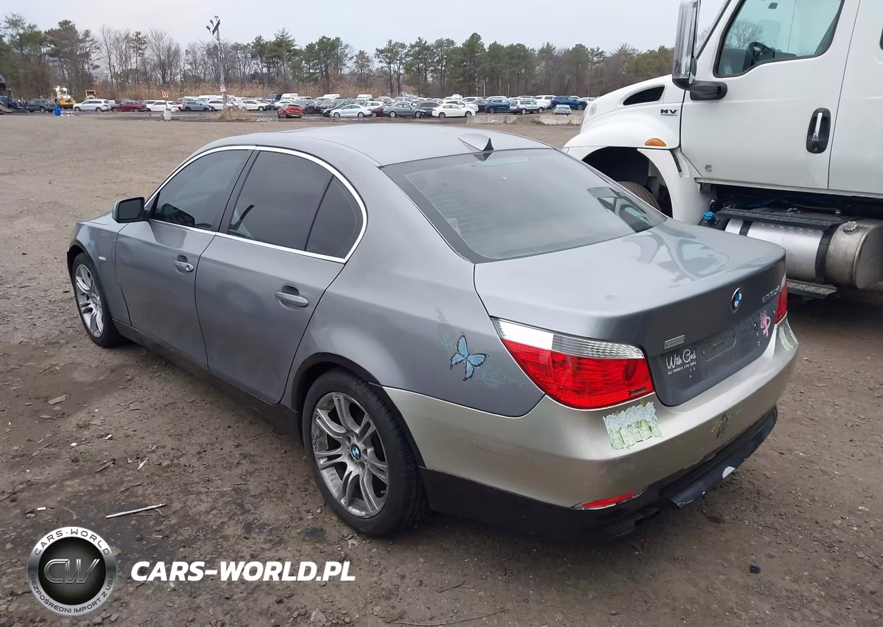 2007 BMW 530Xi VIN:WBANF73567CU21991 - 3