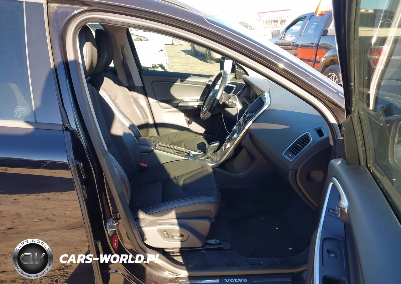 2017 Volvo Xc60 T5 VIN:YV440MDJ7H2076789 - 5