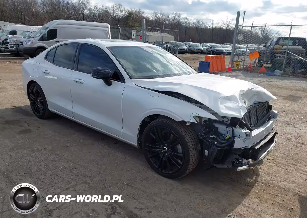 2024 Volvo S60 Recharge Plug-In Hybrid T8 Plus Black Edition