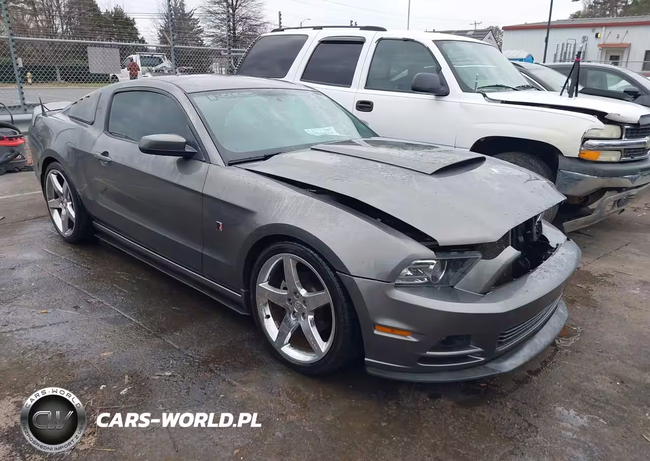 2014 Ford Mustang V6