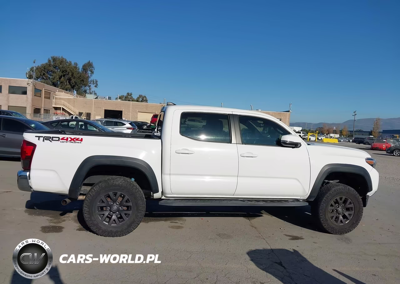 2018 Toyota Tacoma Trd Off Road VIN:3TMCZ5AN1JM172479 - 13
