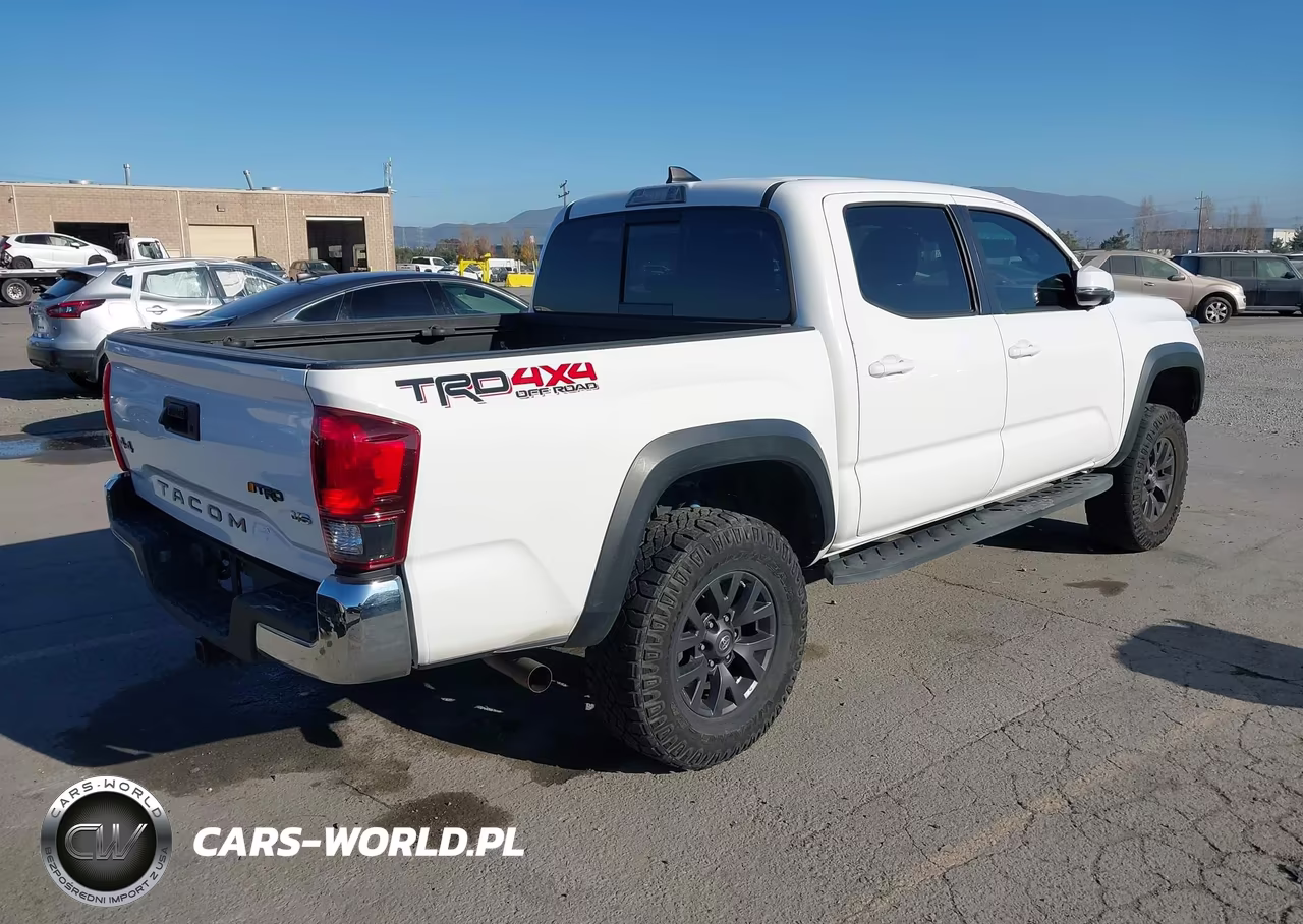 2018 Toyota Tacoma Trd Off Road VIN:3TMCZ5AN1JM172479 - 4