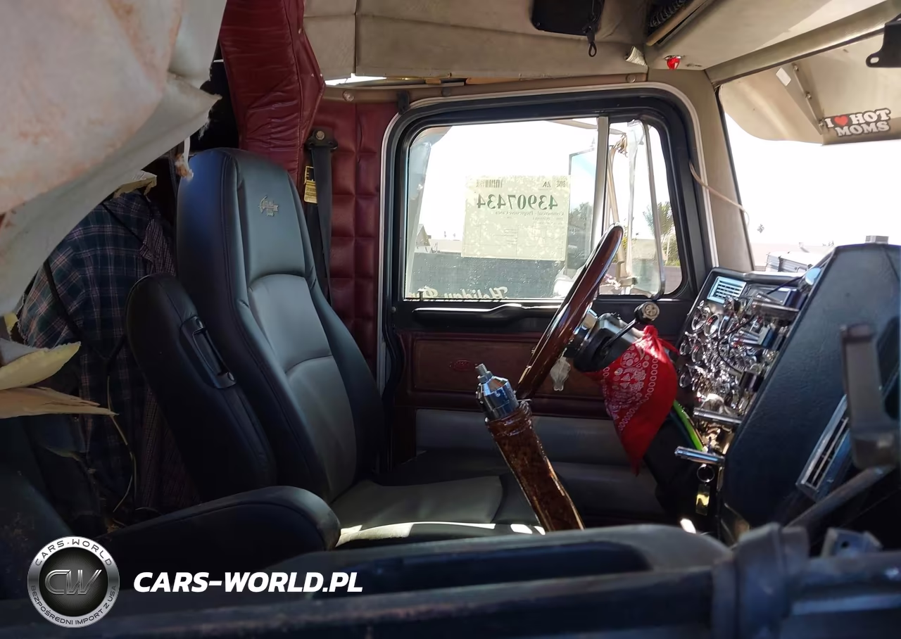 1999 Peterbilt 379 VIN:1XP5DB9X2XD469193 - 5