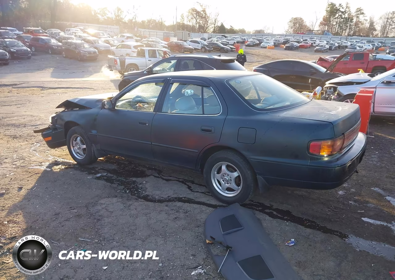 1994 Toyota Camry Le VIN:4T1SK12EXRU366924 - 3
