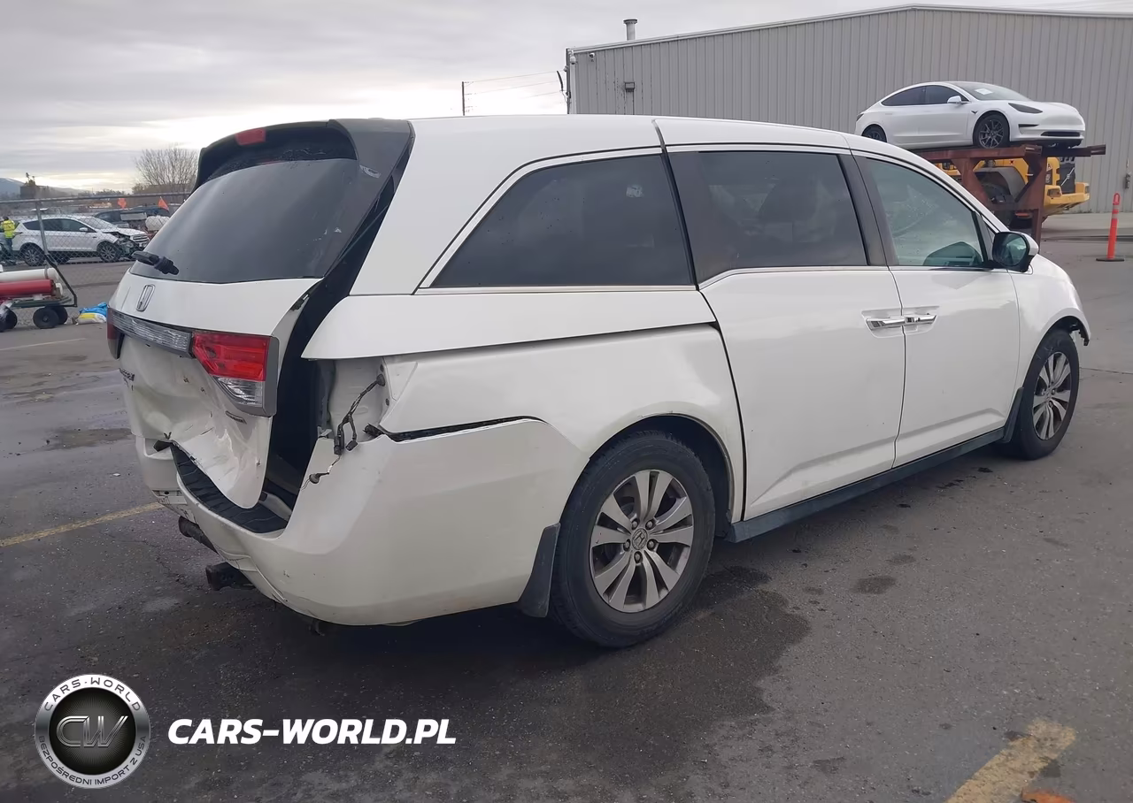 2017 Honda Odyssey Se VIN:5FNRL5H36HB019367 - 4