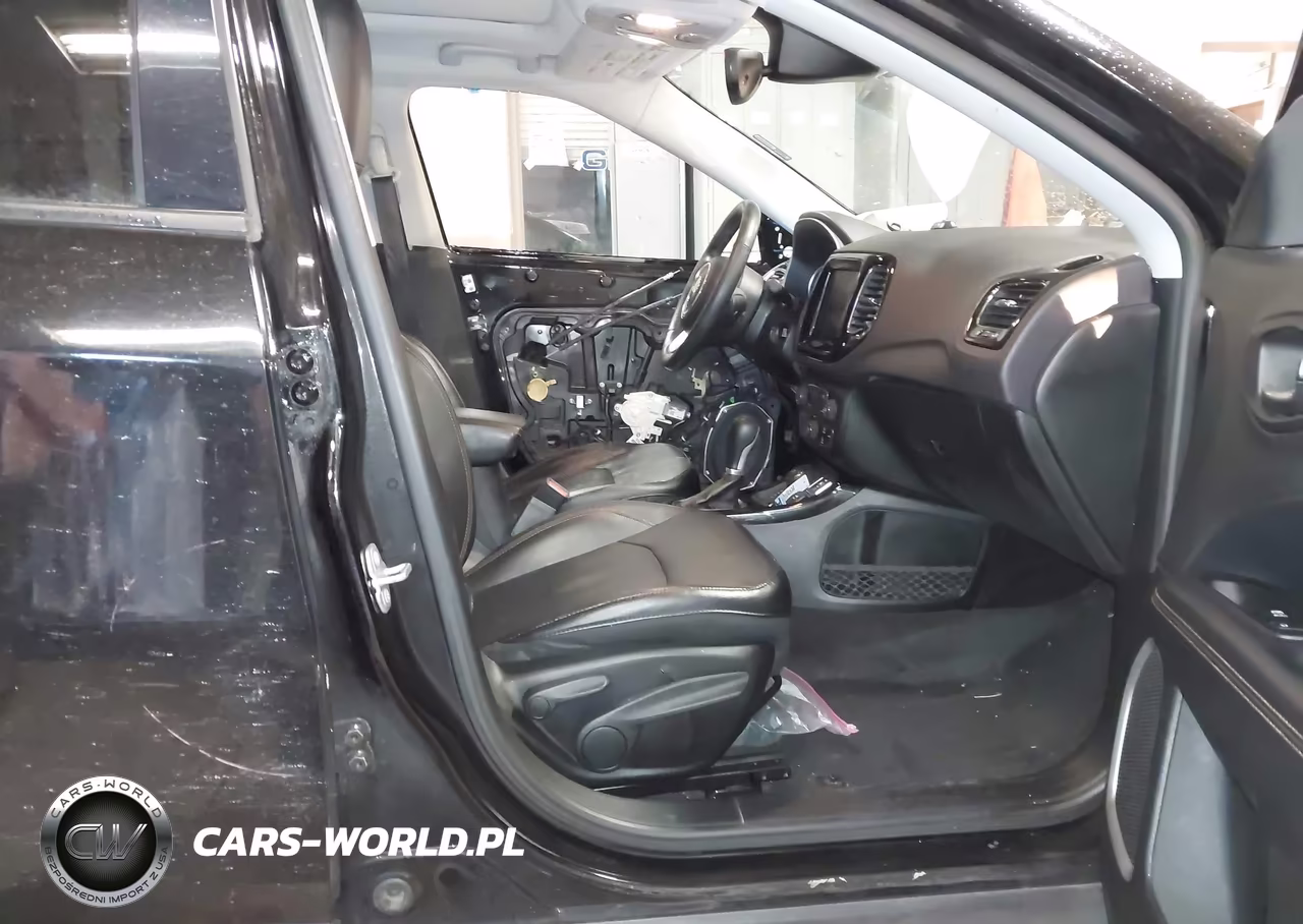 2018 Jeep Compass Limited 4X4 VIN:3C4NJDCB1JT199586 - 5