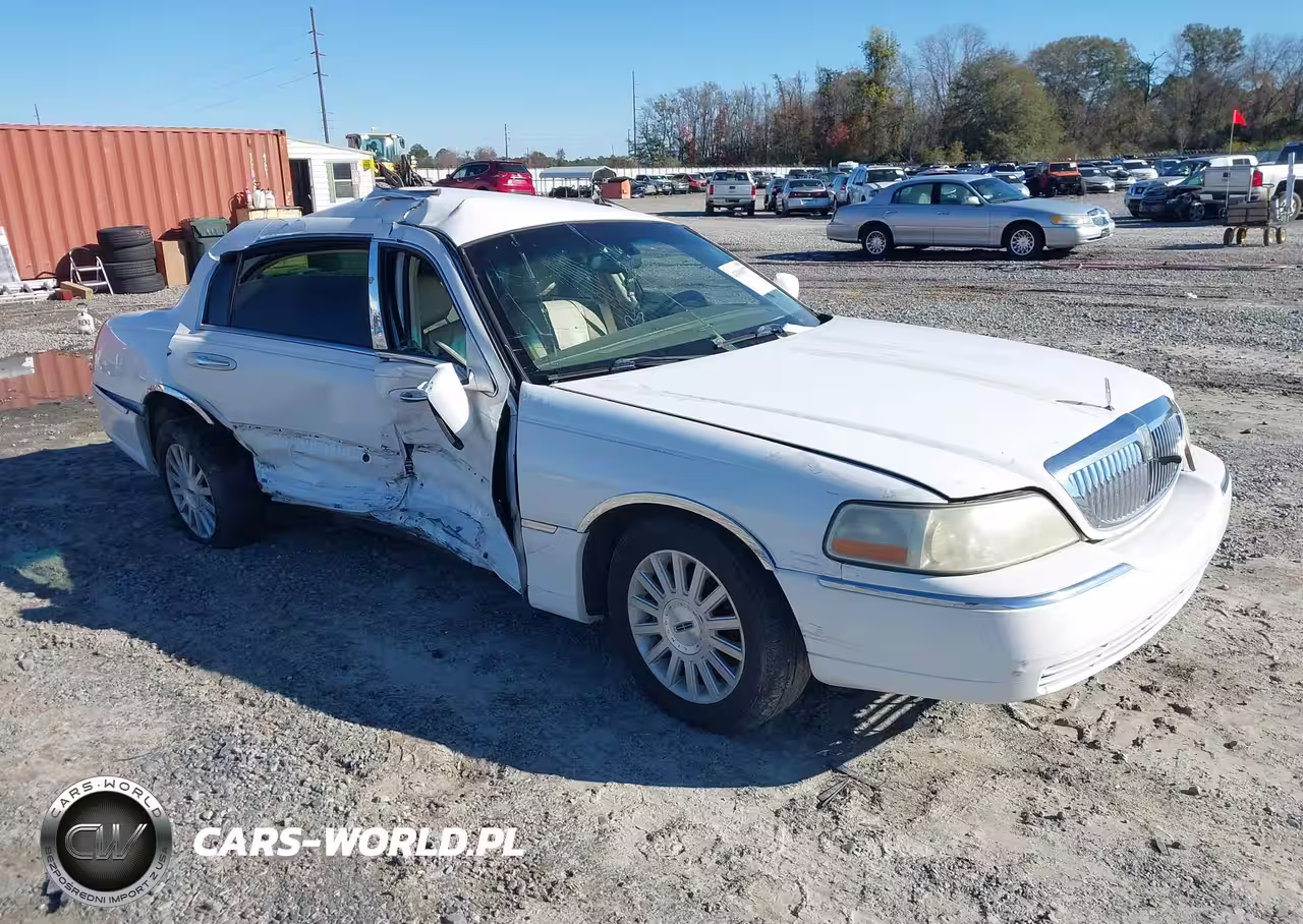 2004 Lincoln Town Car Signature