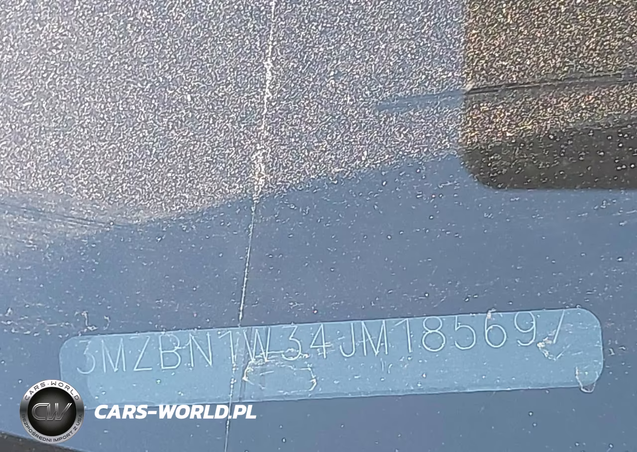 2018 Mazda Mazda3 Grand Touring VIN:3MZBN1W34JM185697 - 17