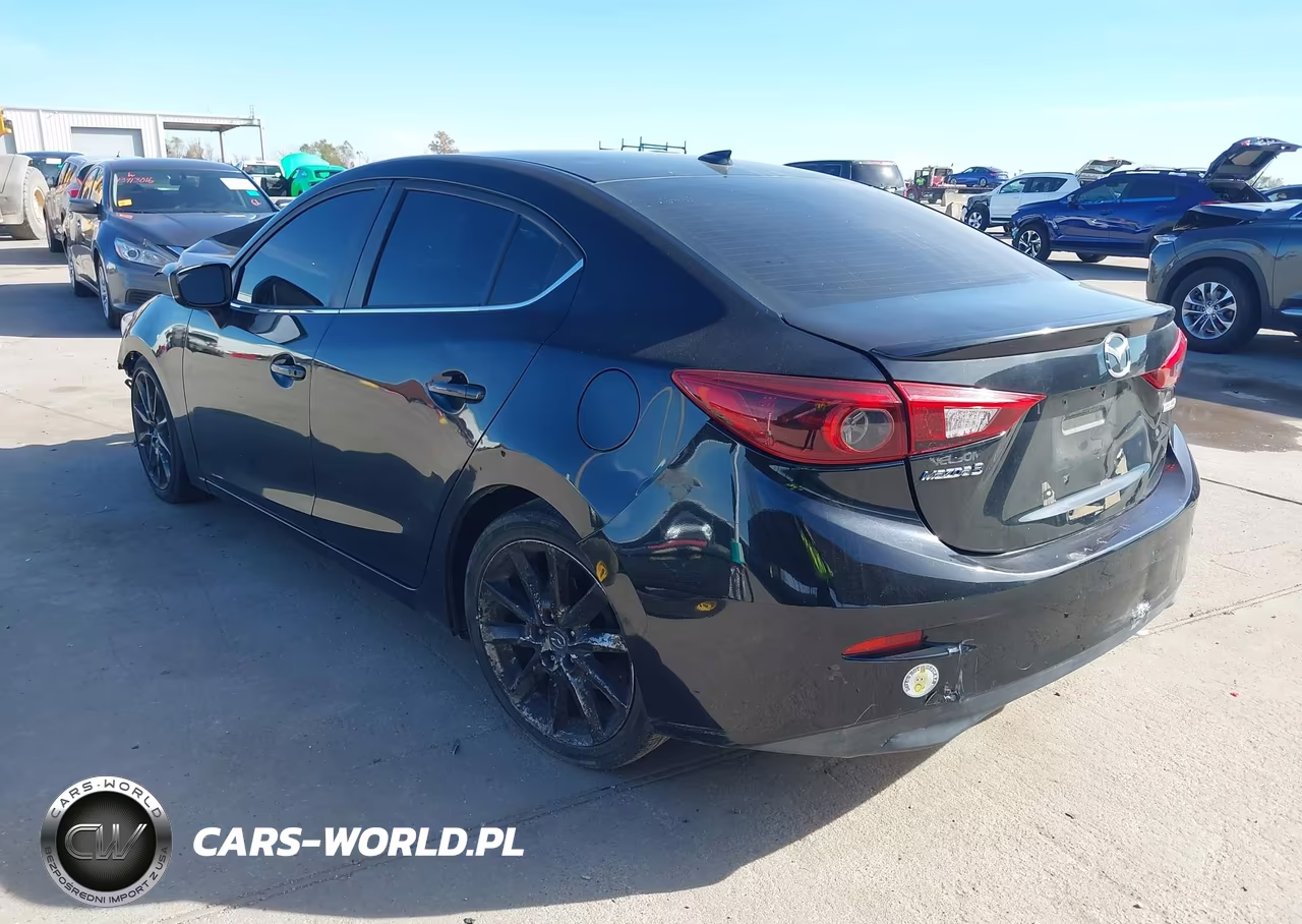 2018 Mazda Mazda3 Grand Touring VIN:3MZBN1W34JM185697 - 3