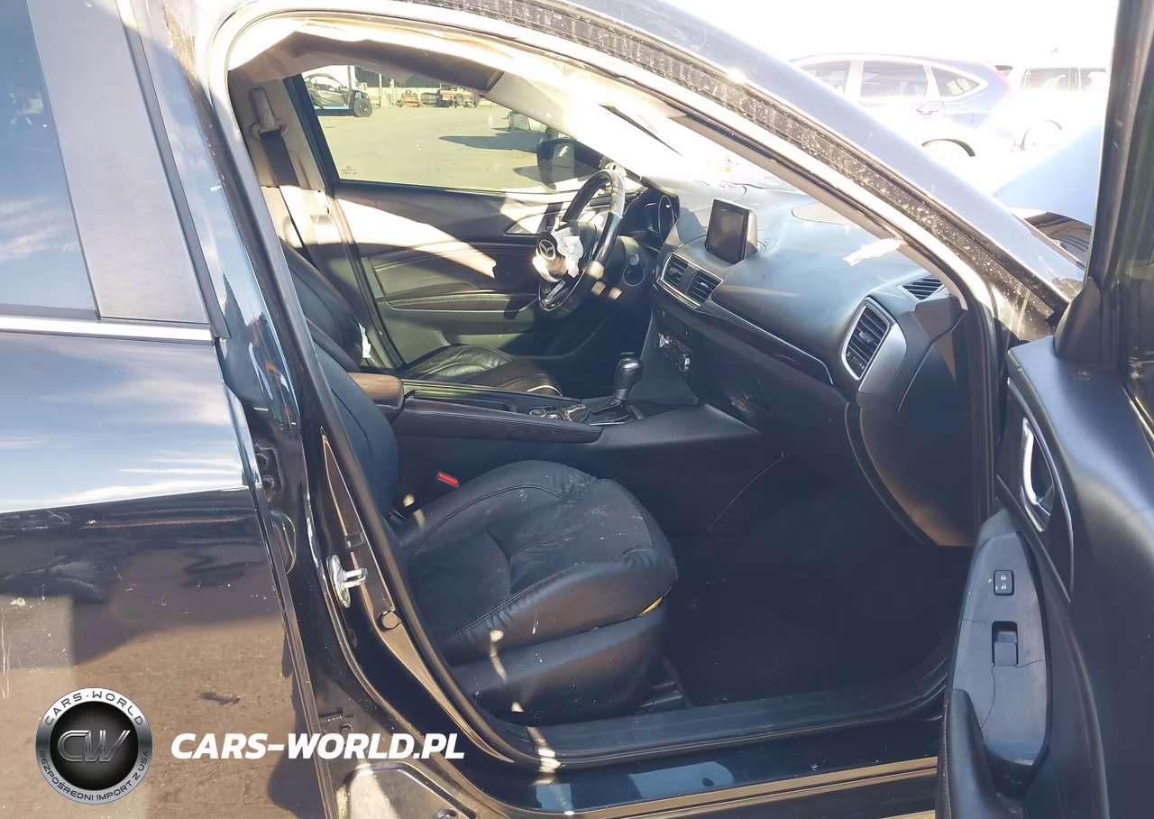 2018 Mazda Mazda3 Grand Touring VIN:3MZBN1W34JM185697 - 5