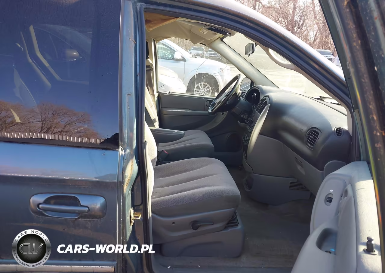 2006 Chrysler Town & Country Touring VIN:2A4GP54LX6R919797 - 5