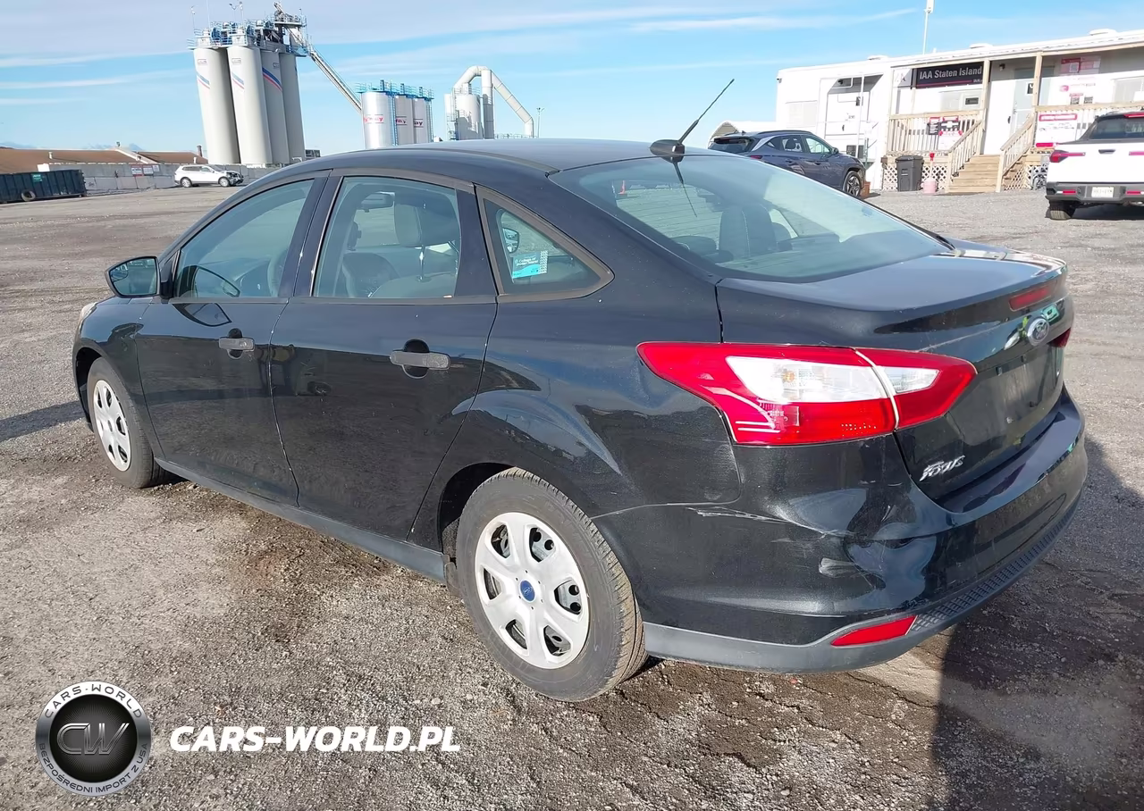 2013 Ford Focus S VIN:1FADP3E21DL180026 - 3