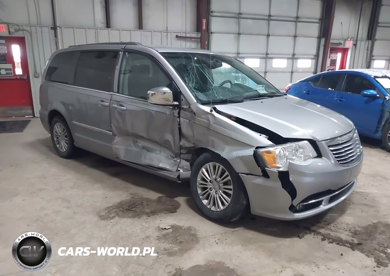 2015 Chrysler Town & Country Touring-L – zdjęcie 1 z 16