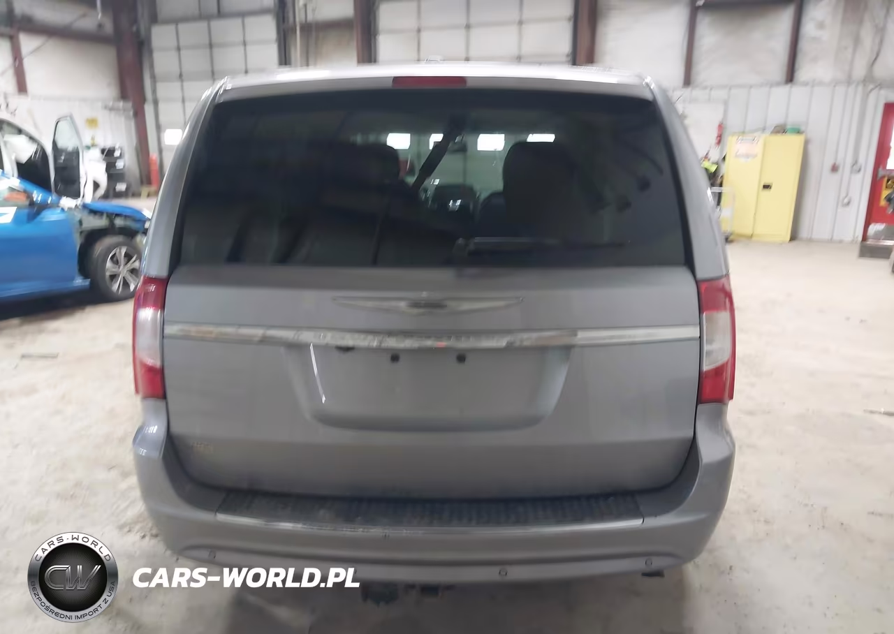 2015 Chrysler Town & Country Touring-L VIN:2C4RC1CG6FR601103 - 16