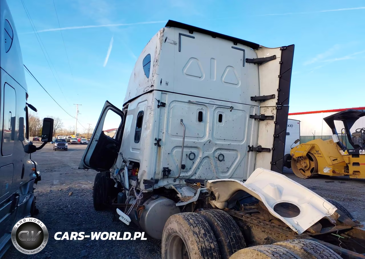 2019 Freightliner New Cascadia 126 VIN:3AKJHHDR3KSKJ5004 - 3