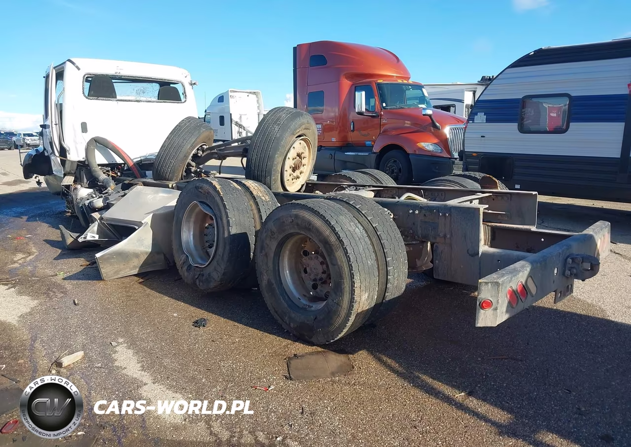 2021 Freightliner M2 112 VIN:1FVHC5FE7MHMK7312 - 3
