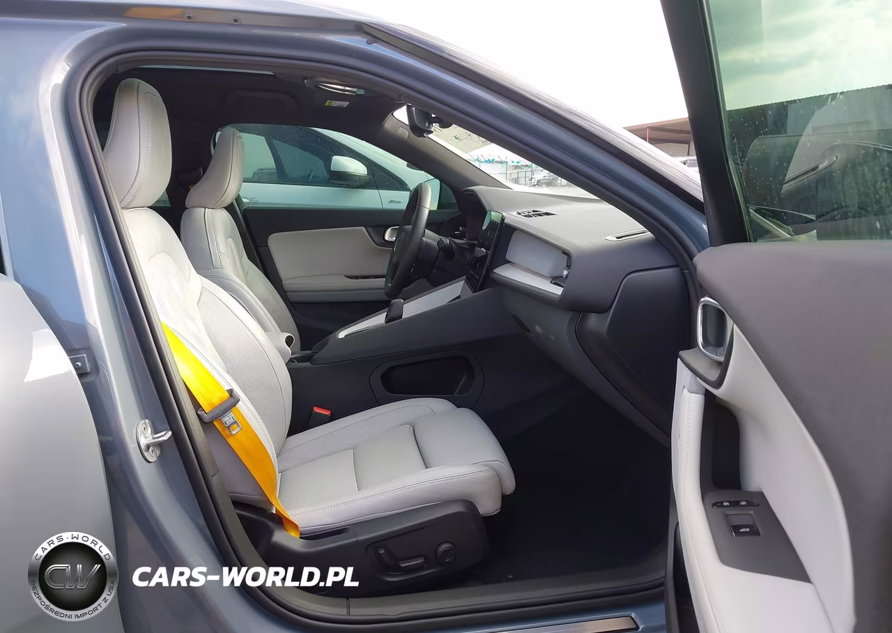 2024 Polestar 2 Long Range Dual Motor Performance Plus VIN:YSMFG3KA1RL228991 - 5