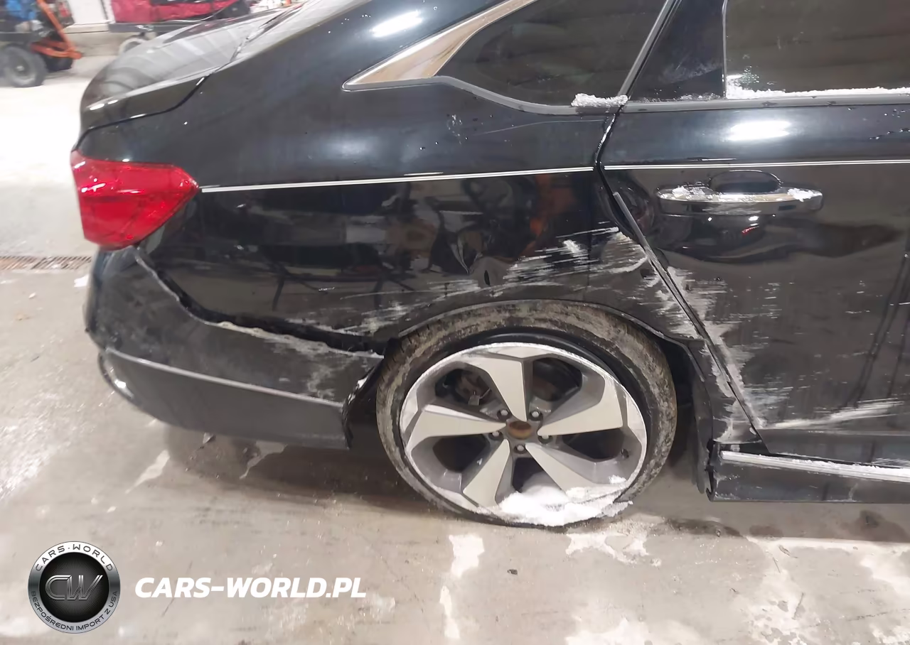 2018 Honda Accord Touring 2.0T VIN:1HGCV2F99JA004478 - 19