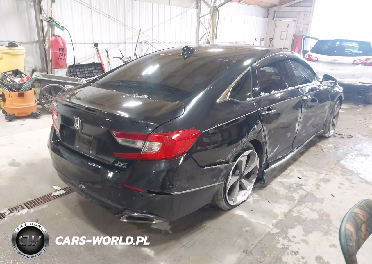 2018 Honda Accord Touring 2.0T VIN:1HGCV2F99JA004478 - 4