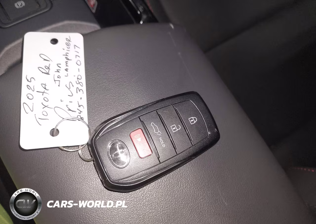 2025 Toyota Prius Plug-In Hybrid Xse Premium VIN:JTDACACU2S3051579 - 11