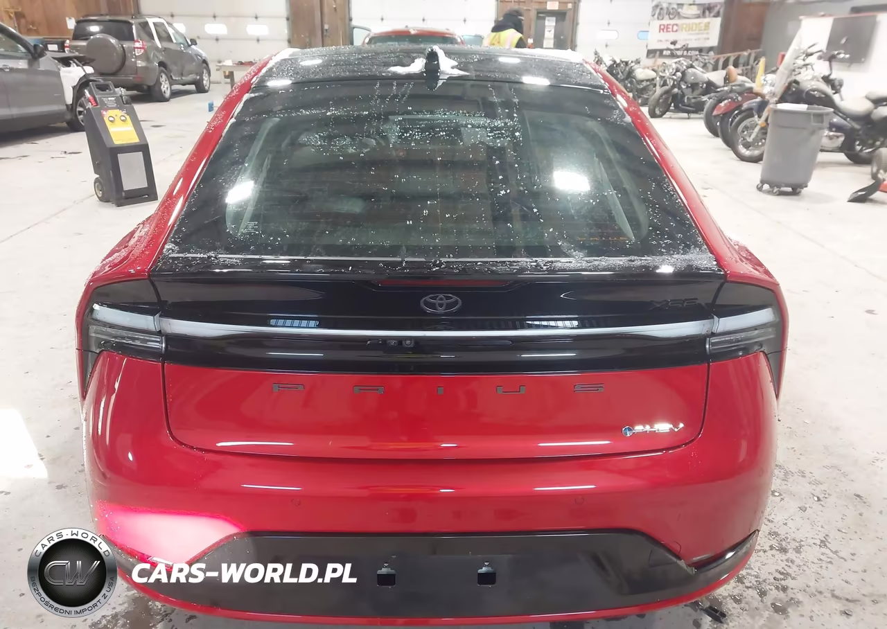 2025 Toyota Prius Plug-In Hybrid Xse Premium VIN:JTDACACU2S3051579 - 16