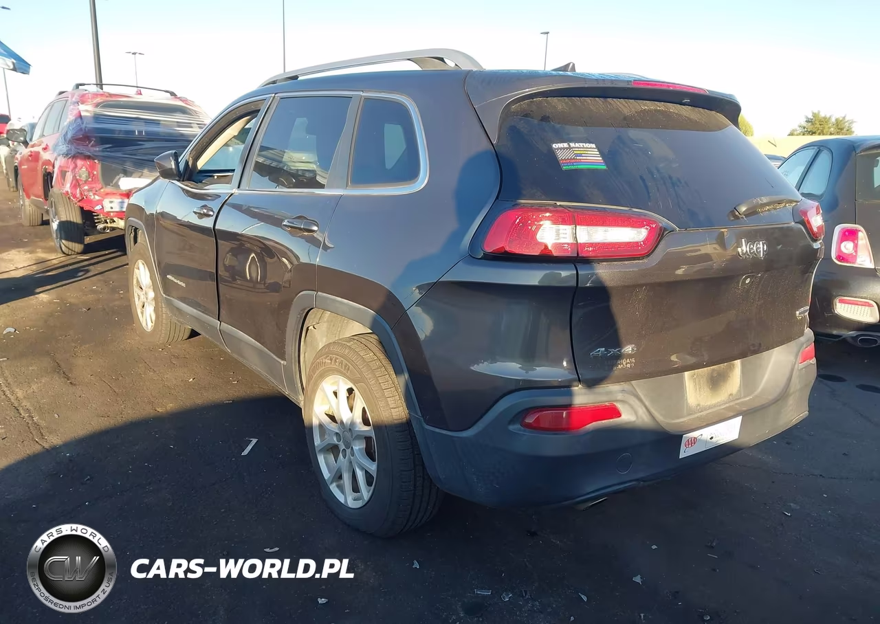 2016 Jeep Cherokee Latitude VIN:1C4PJMCB8GW311098 - 3