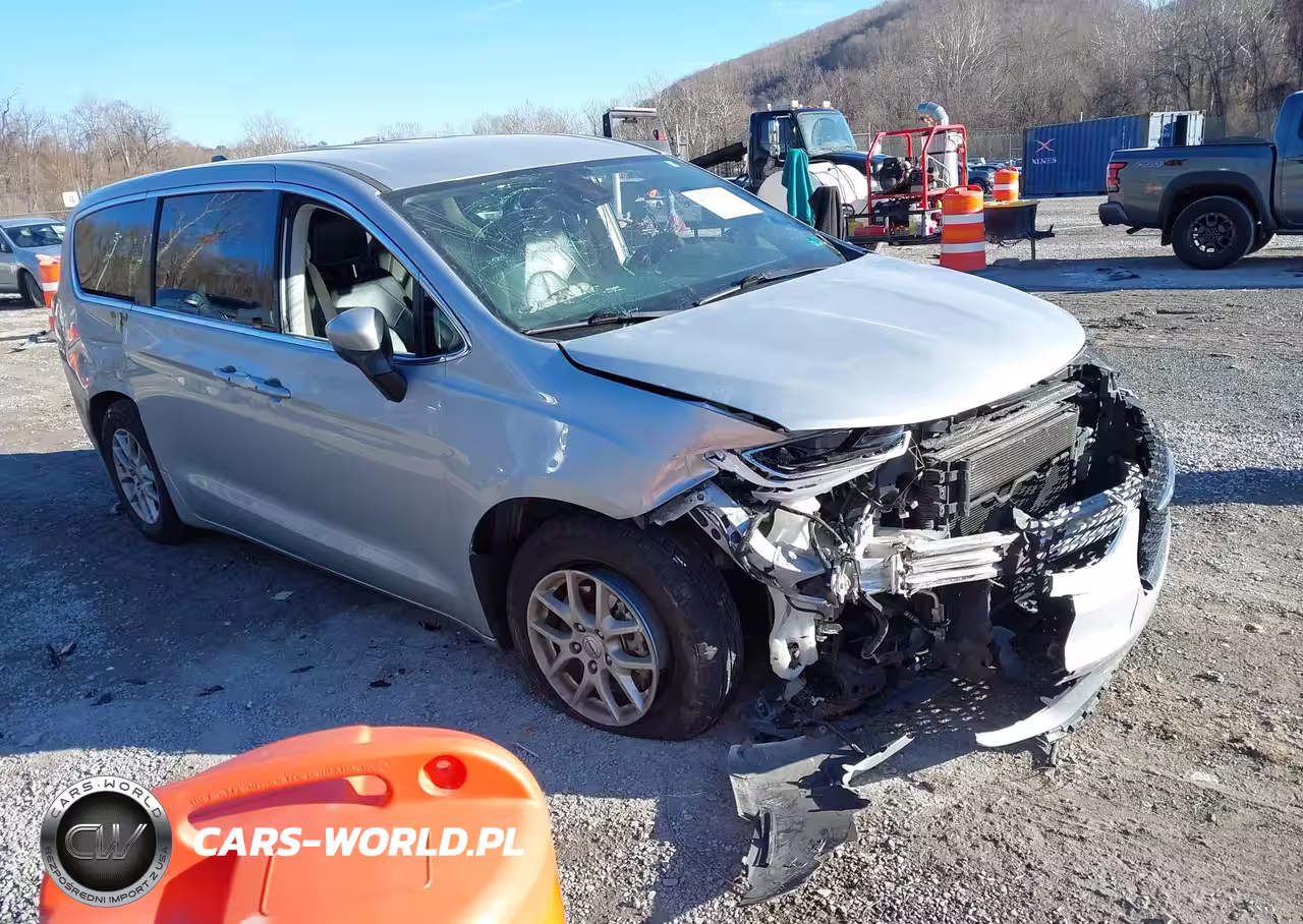 2023 Chrysler Pacifica Touring L