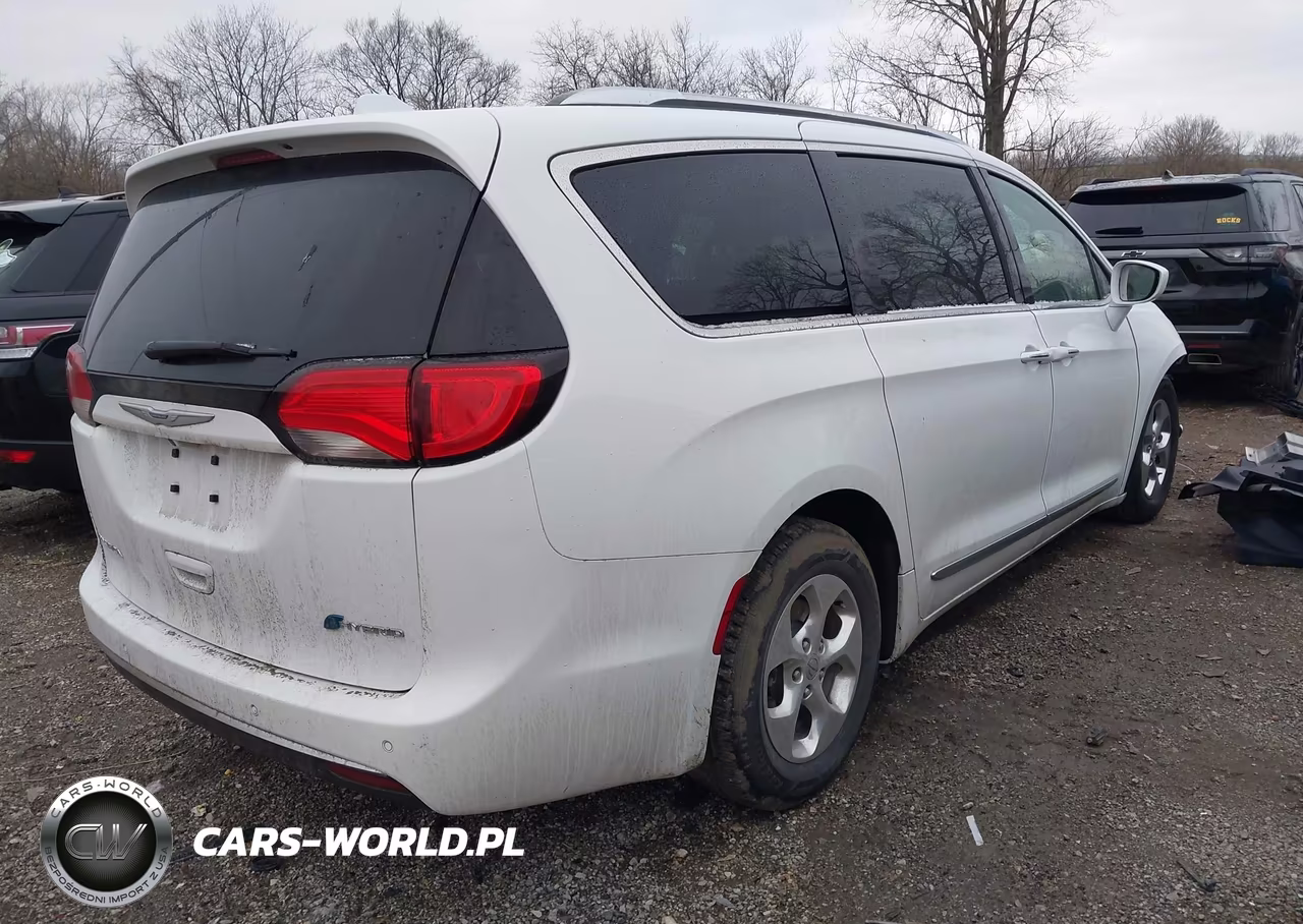 2019 Chrysler Pacifica Hybrid Touring L VIN:2C4RC1L76KR508995 - 4
