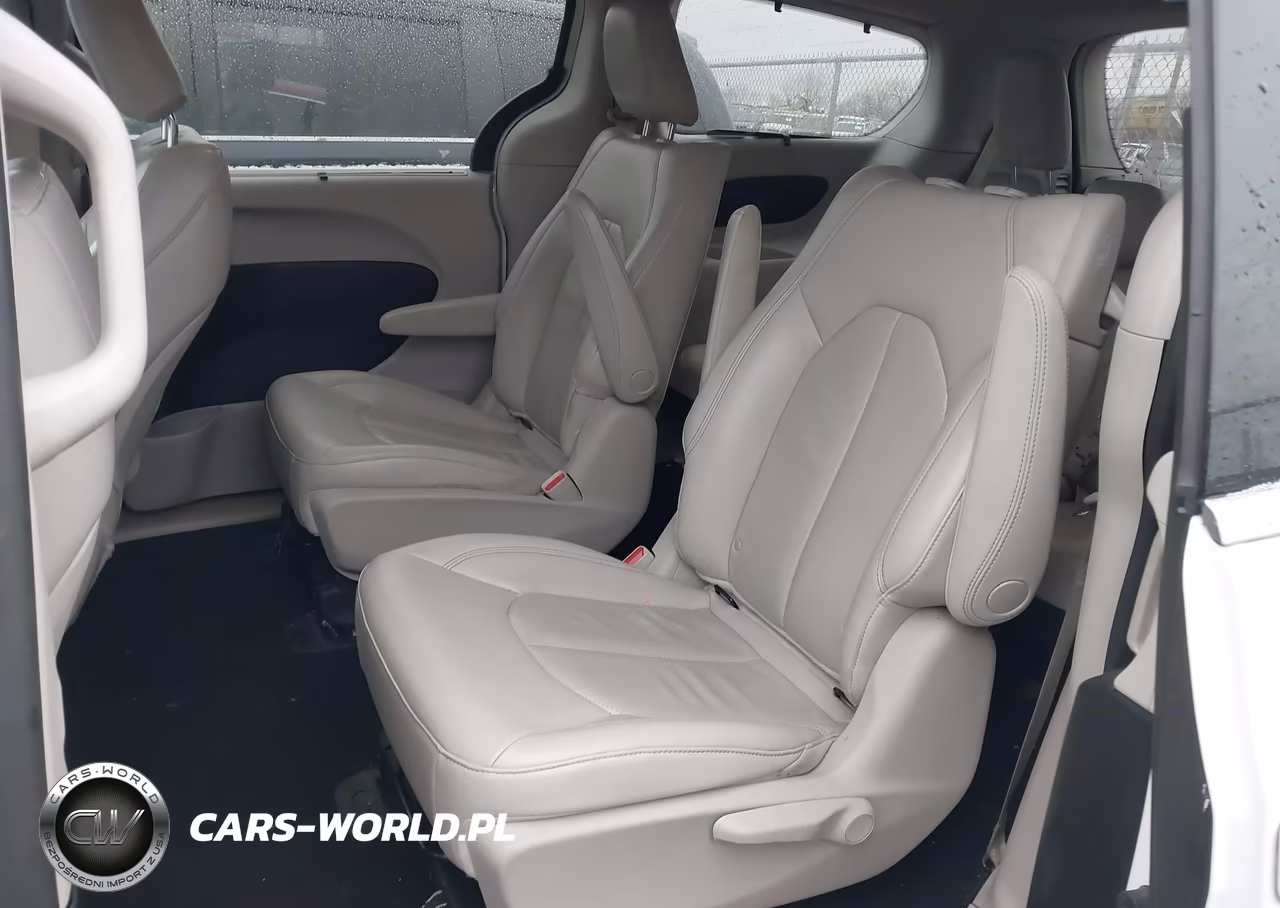 2019 Chrysler Pacifica Hybrid Touring L VIN:2C4RC1L76KR508995 - 8