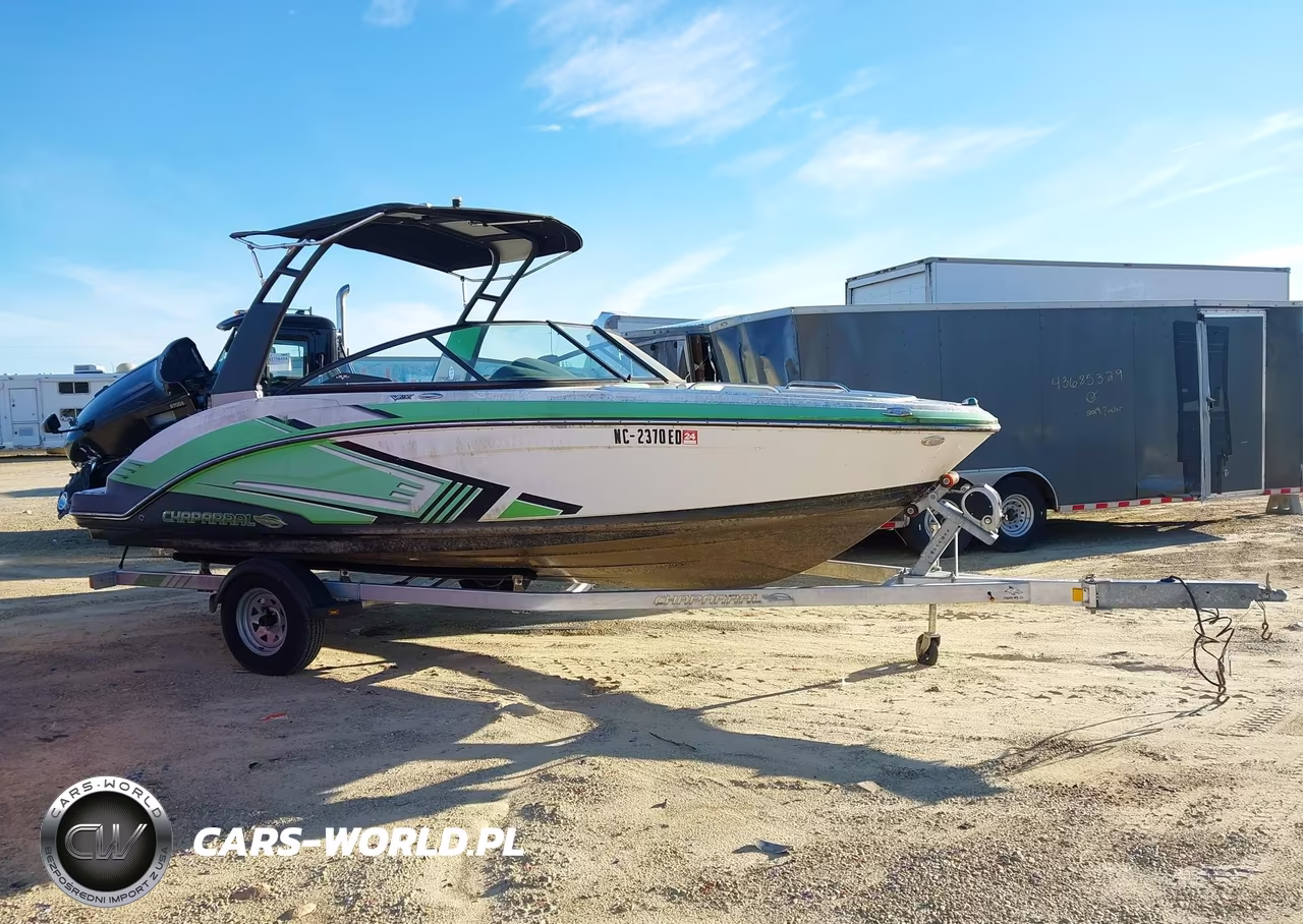 2015 Chaparral Boat & Boat Trailer VIN:FGBU0346E515 - 15