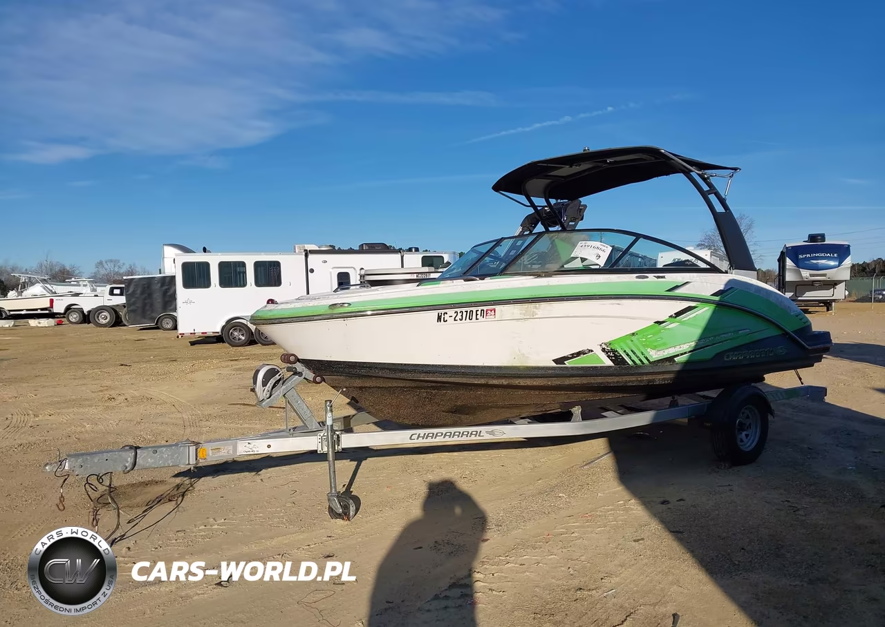 2015 Chaparral Boat & Boat Trailer VIN:FGBU0346E515 - 16