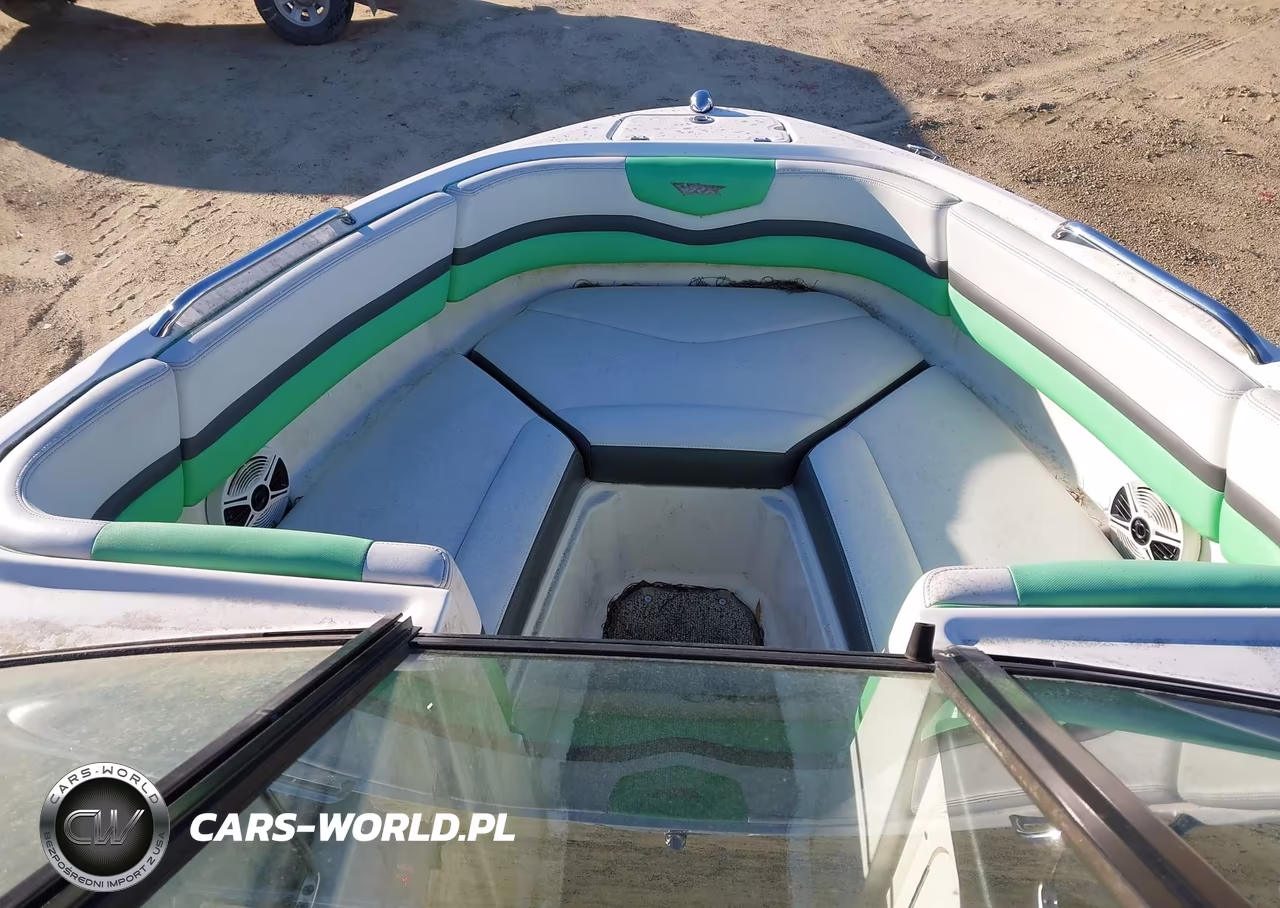 2015 Chaparral Boat & Boat Trailer VIN:FGBU0346E515 - 5