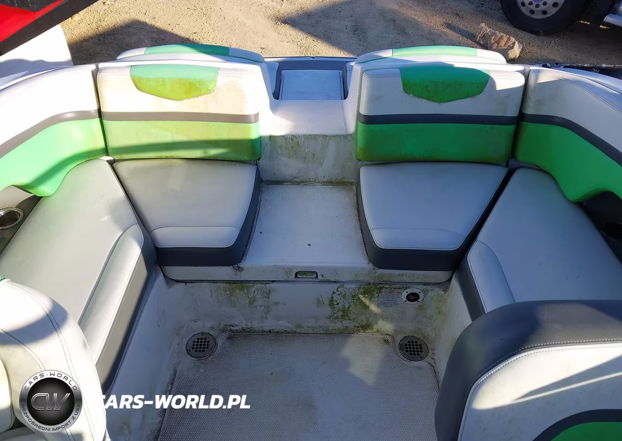 2015 Chaparral Boat & Boat Trailer VIN:FGBU0346E515 - 8