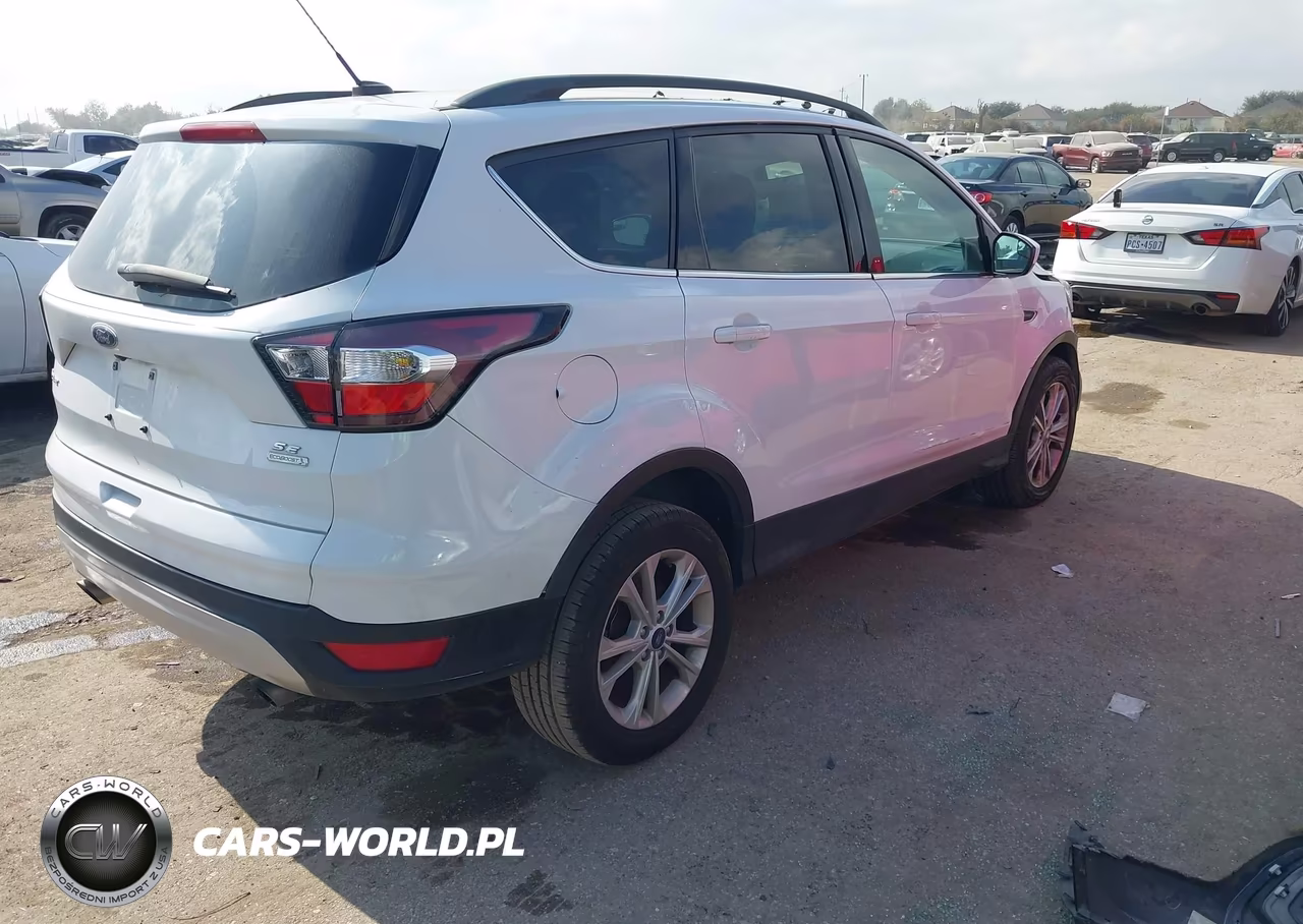 2018 Ford Escape Se VIN:1FMCU0GD9JUD23317 - 4