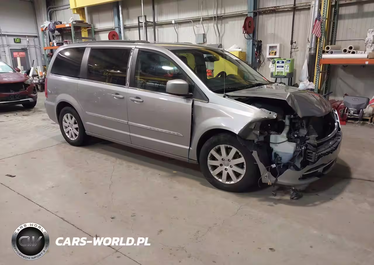 2016 Chrysler Town & Country Touring