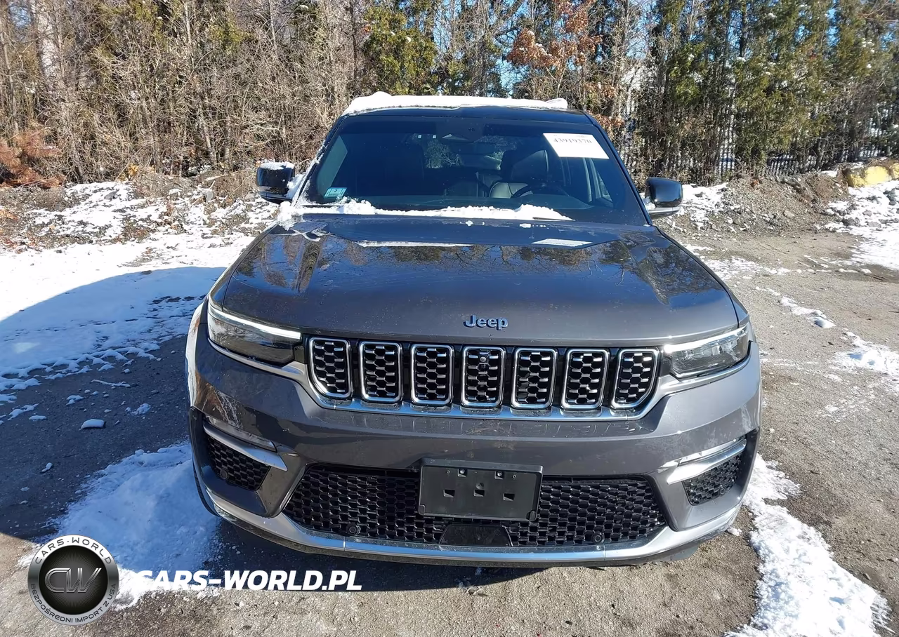 2023 Jeep Grand Cherokee Summit 4X4 VIN:1C4RJHEG1P8848442 - 12