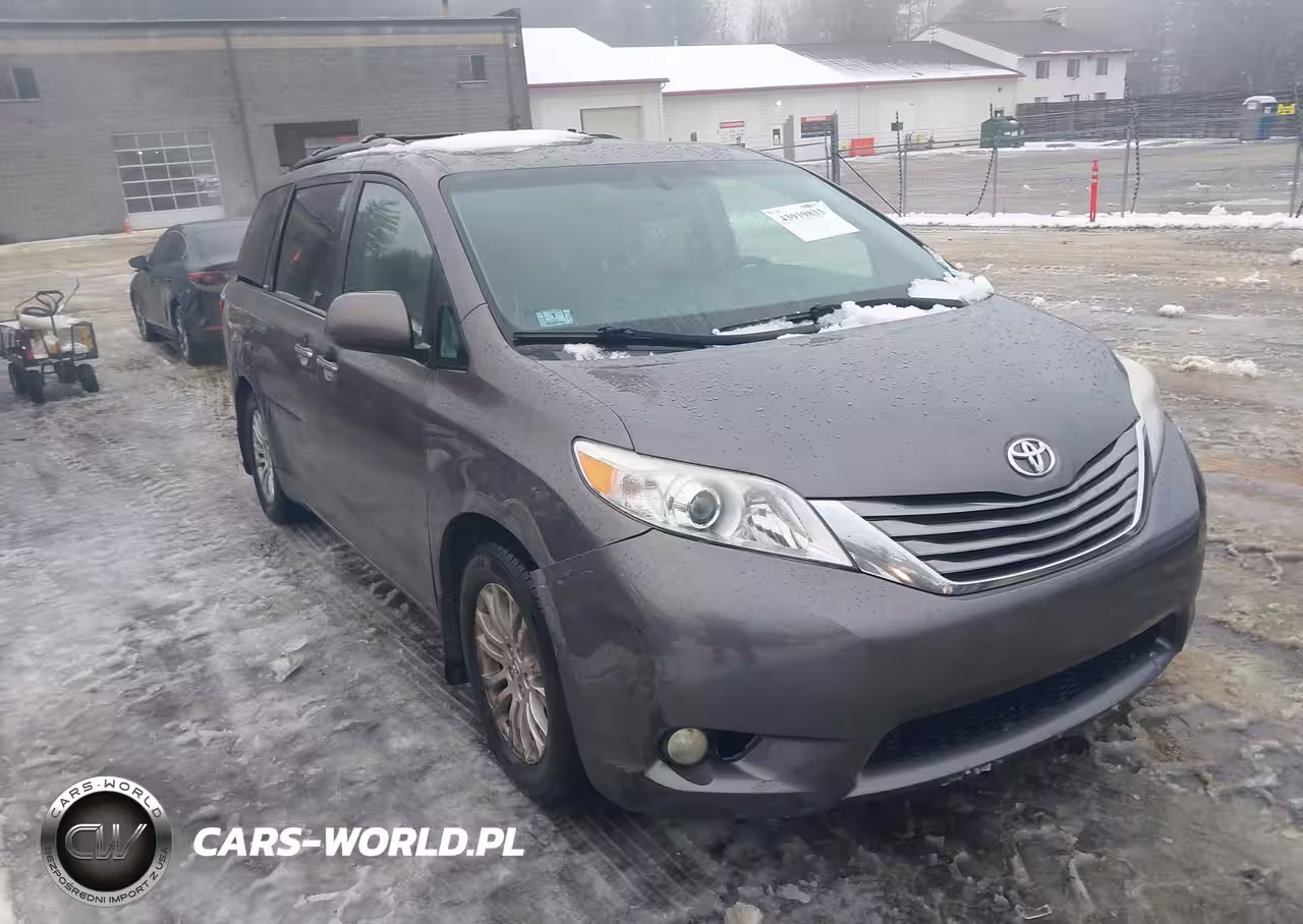 2015 Toyota Sienna Xle Premium 8 Passenger