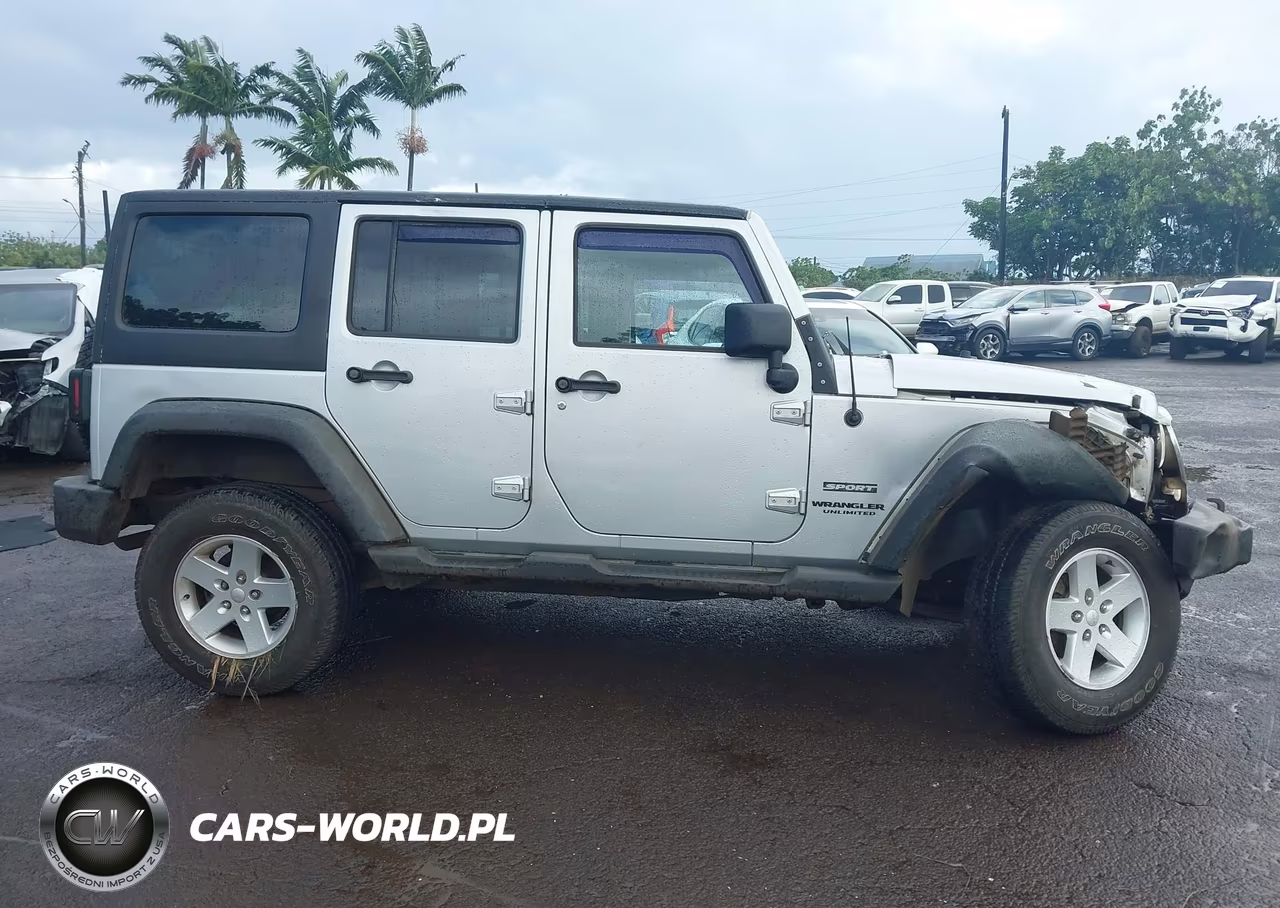 2011 Jeep Wrangler Unlimited Sport VIN:1J4BA3H14BL597735 - 13