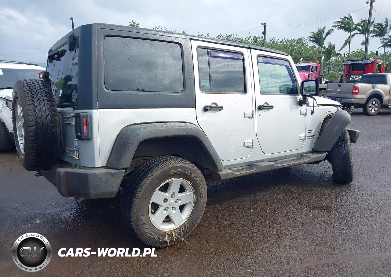 2011 Jeep Wrangler Unlimited Sport VIN:1J4BA3H14BL597735 - 4