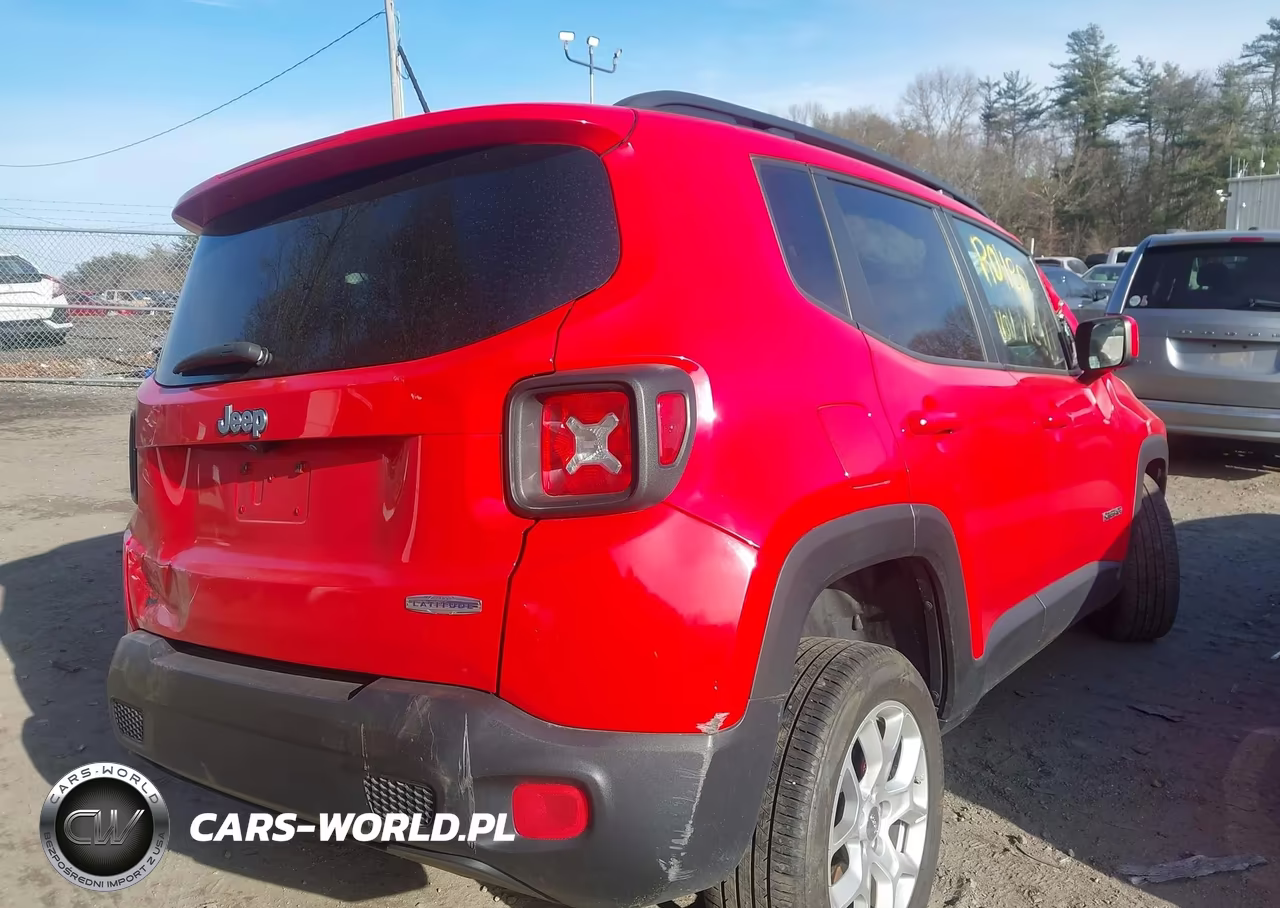 2017 Jeep Renegade Latitude 4X4 VIN:ZACCJBBB4HPF37125 - 4